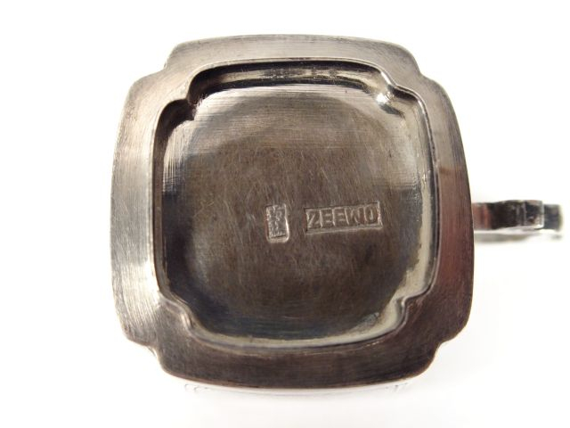 12 tasses à café en argent anglais. Poids : 525 g