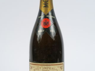 1 BOUTEILLE CHAMPAGNE MOËT   CHANDON BRUT IMPERIAL - 1911 - TRES LEGER