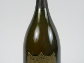 Vente aux enchères 1 BOUTEILLE CHAMPAGNE DOM PERIGNON - 1990