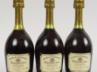 Vente aux enchères 3 BOUTEILLES RATAFIA DE CHAMPAGNE 'PANACHE' RUINART 18%