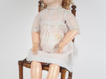 Poupée accidentée de marque Jumeau, tête porcelaine bouche fermée, yeu