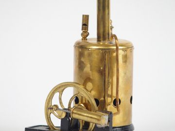 Jolie machine à vapeur verticale probablement allemande fin XIXème (re