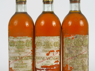 Vente aux enchères 3 BOUTEILLES CHÂTEAU RAYNE VIGNEAU 1er GCC SAUTERNES - 1973 - EA/BG