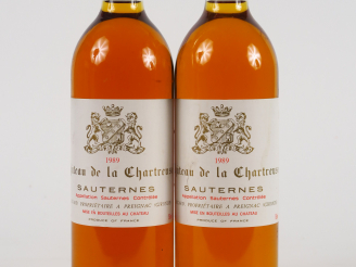 Vente aux enchères 2 BOUTEILLES CHÂTEAU DE LA CHARTREUSE SAUTERNES - 1989 - BG+