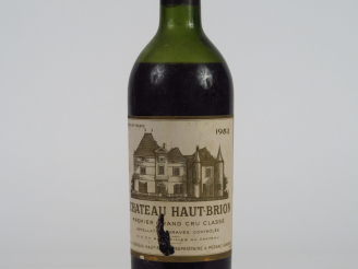 Vente aux enchères 1 BOUTEILLE CHÂTEAU HAUT BRION 1er GCC GRAVES - 1953 - BEP/ELD/CAPS AB