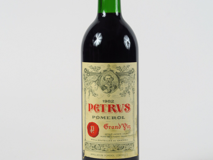 1 BOUTEILLE PETRUS POMEROL - 1982 - BG+/ETLD