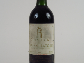 Vente aux enchères 1 BOUTEILLE CHÂTEAU LATOUR 1er GCC PAUILLAC - 1984 - BG/EF