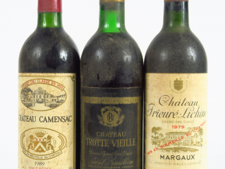 Vente aux enchères 3 BOUTEILLES : 1 CHÂTEAU CAMENSAC GCC HAUT MEDOC - 1989 - BG/ET - 1 BO