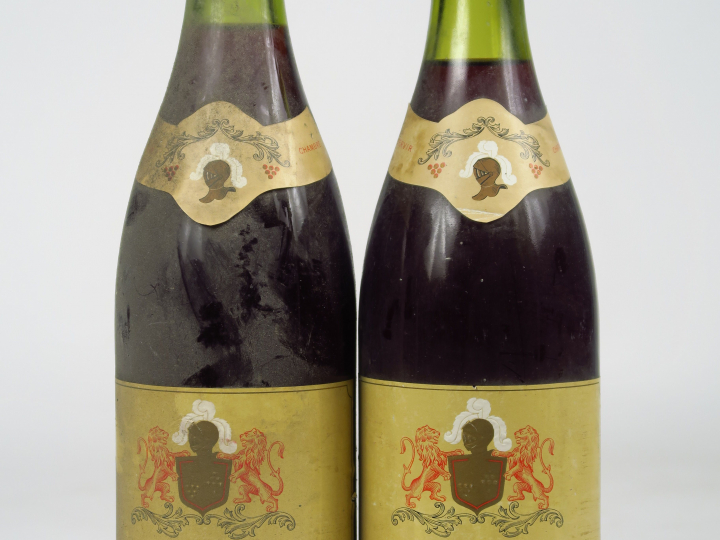 2 BOUTEILLES MOULIN A VENT CAVES COMMENSAL - 1969 - 3 CM