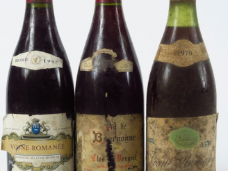 Vente aux enchères 3 BOUTEILLES : 1 VOSNE ROMANEE 1970 3 CM - 1 CLOS DE VOUGEOT PICARD NM
