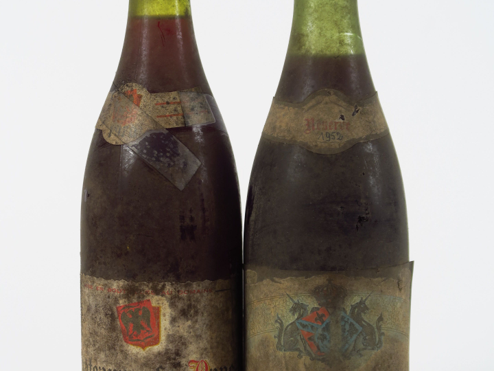 2 BOUTEILLES CHATEAUNEUF DU PAPE : 1 DOMAINE DE MONT REDON 1970 EA - 1