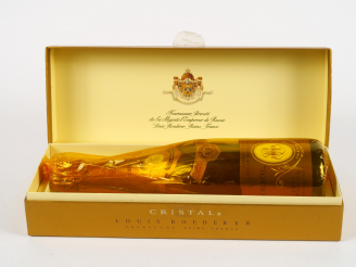 Vente aux enchères 1 BOUTEILLE CHAMPAGNE CRISTAL ROEDERER - 1989 - COFFRET