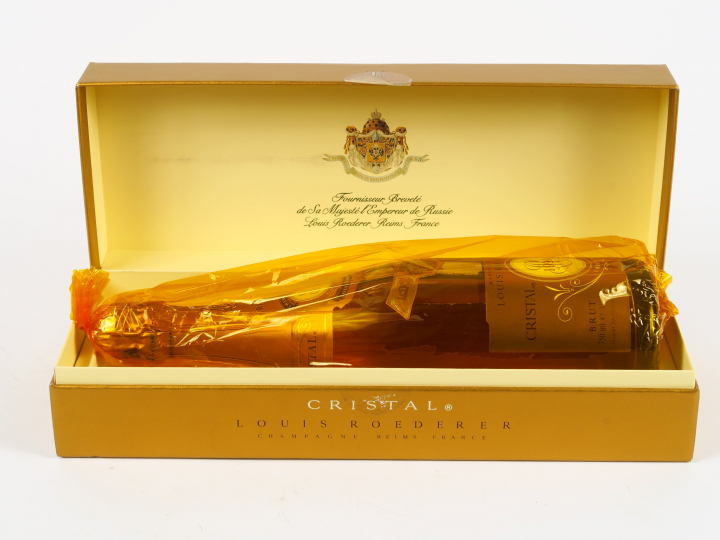 1 BOUTEILLE CHAMPAGNE CRISTAL ROEDERER - 1990 - COFFRET