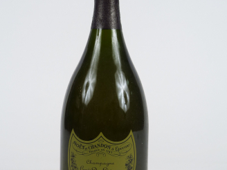 Vente aux enchères 1 BOUTEILLE CHAMPAGNE DOM PERIGNON - 1992 - COIFFE LA
