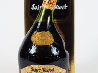 Vente aux enchères 1 BOUTEILLE ARMAGNAC SAINT VIVANT - 2000 - COFFRET