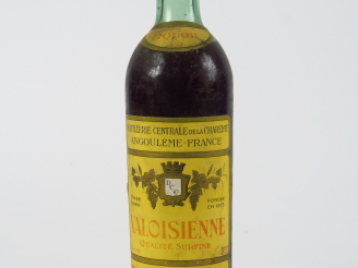Vente aux enchères 1 VIEILLE BOUTEILLE LIQUEUR ABRICOT VALOISIENNE
