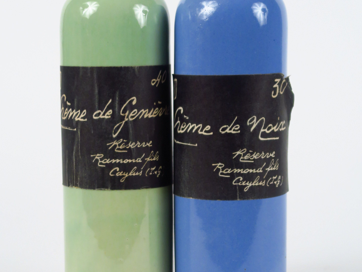 2 FLACONS RAMOND   FILS : 1 CREME DE GENIEVRE 40°/1 CREME DE NOIX 30°