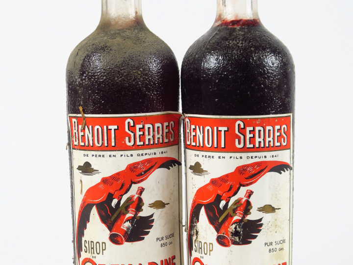 2 VIEILLES BOUTEILLES SIROP DE GRENADINE BENOIT SERRES