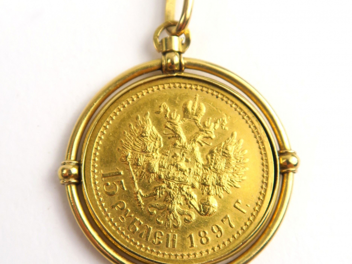 1 pièce de 15 roubles 1897 or. Dans une monture. Poids : 17,68 g