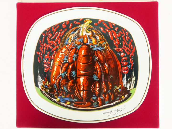 A. PORTHAULT - DIGARD à Limoges. Série de six assiettes en porcelaine 