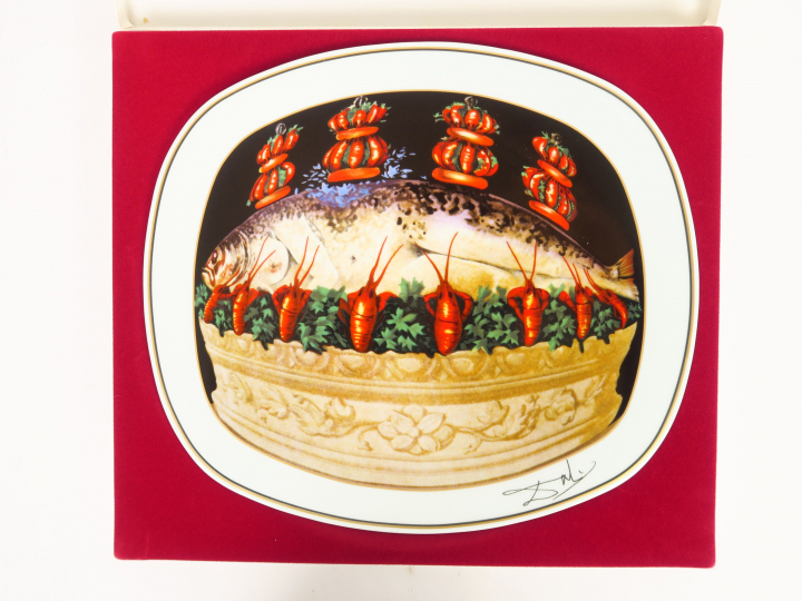 A. PORTHAULT - DIGARD à Limoges. Série de six assiettes en porcelaine 