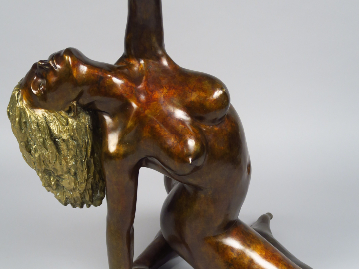 Christian MAS 'Ballerina IV'.  Sculpture en bronze à patine médaille e