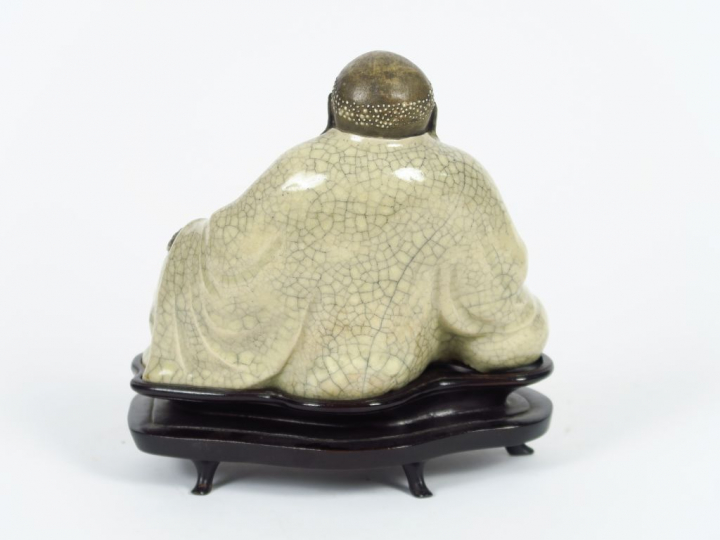 Statuette en grès de Guangdong en porcelaine et émail craquelé céladon