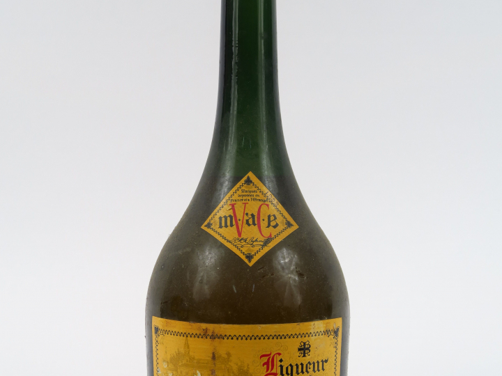 1 VIEUX MAGNUM LIQUEUR DE LA VIEILLE CURE 