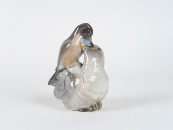 Gourpe en porcelaine de Copenhague. "Oiseaux" H.16,5 cm