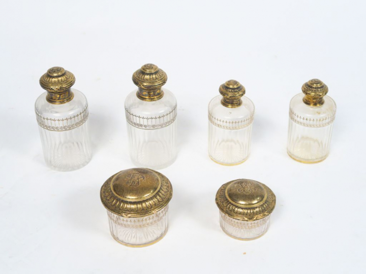 Garniture de toilette de style Louis XVI en cristal et vermeil, poinço