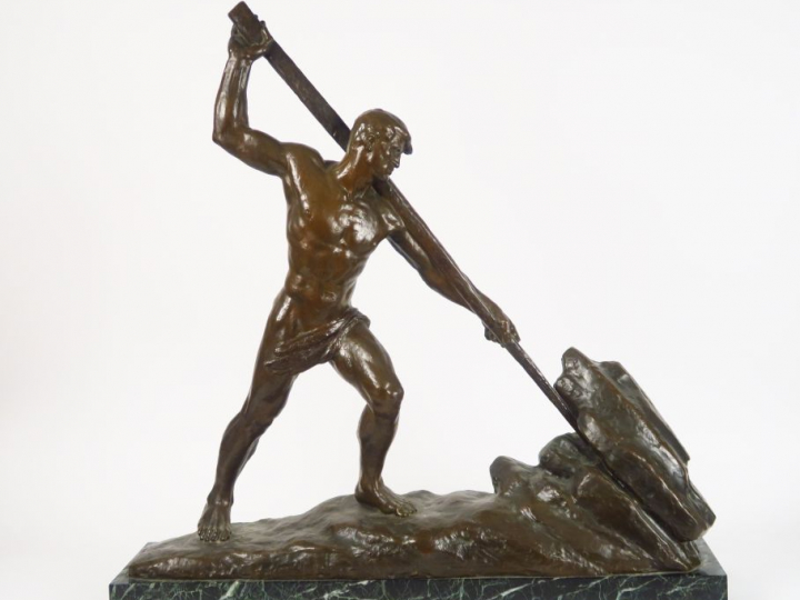G. GORY "Le travail" Sculpture en bronze à patine brune.  Signée.  H. 