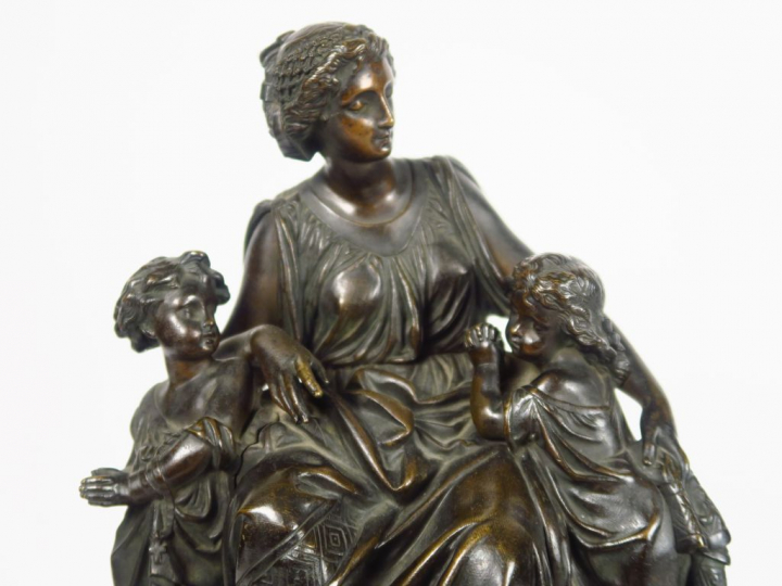 A. CARRIE et A. LEMAIRE "Jeune femme et ses enfants" Sculpture en bron