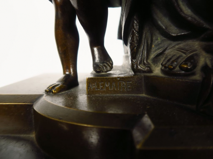 A. CARRIE et A. LEMAIRE "Jeune femme et ses enfants" Sculpture en bron