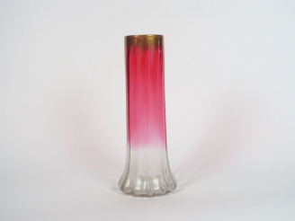 Vente aux enchères Vase 1900 en cristal bicolore. H. : 36 cm.