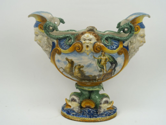 Vente aux enchères Grande coupe XIXe en faïence polychrome italienne à décor de scènes my