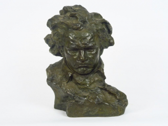 Vente aux enchères CIPRIANI. Portrait de Ludwig Van Beethoven. Sculpture en bronze à pati