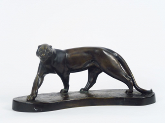 Vente aux enchères PONCIN. Sculpture en bronze à patine brune 'Panthère'. Signée Dim. 46 