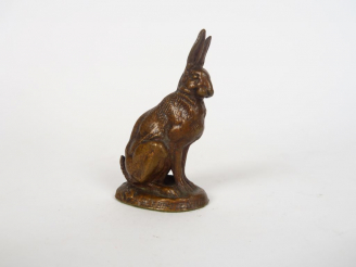 Vente aux enchères BARYE. "Lièvre". Sculpture en bronze à patine médaille, fonte Barbedie
