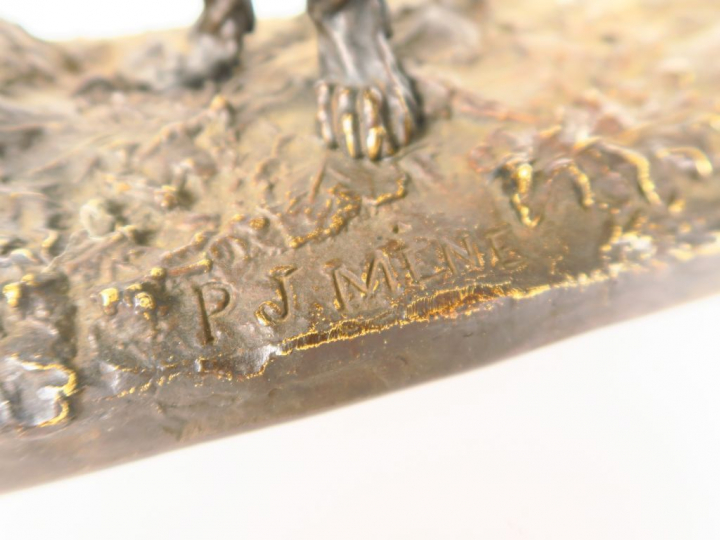 P.J. MENE. "Basset". Sculpture en bronze à patine brune. Signé Dim. 14