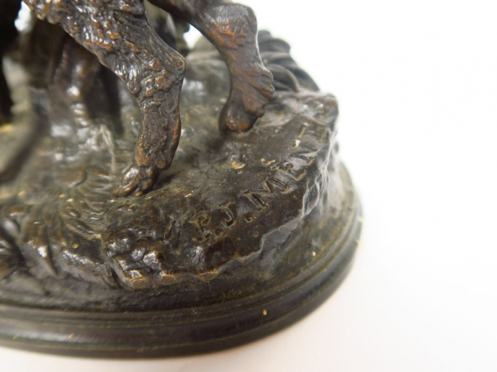 P.J. MENE. "Chèvre et chevreau". Groupe en bronze à patine brune. Sign