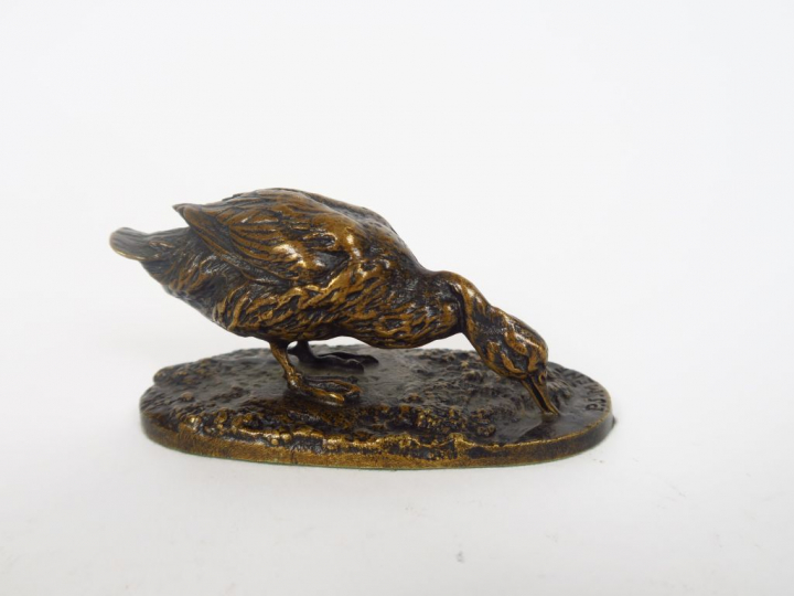 P.J. MENE "Canard". Sculpture en bronze à patine médaille. Signée. Dim