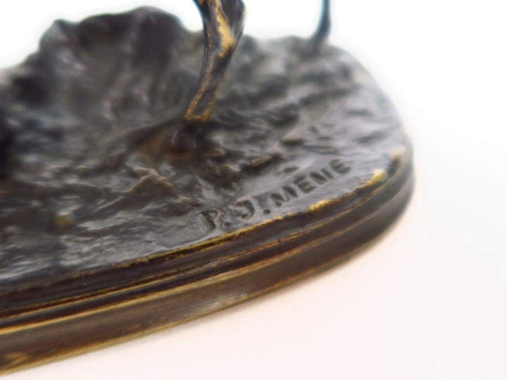 P.J. MENE "Jument arabe et son poulain". Groupe en bronze à patine bru