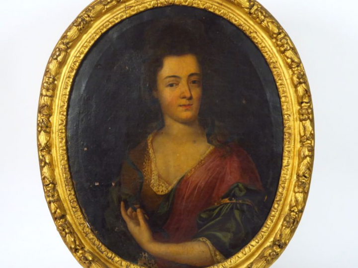 Ecole française XVIIIème "Portrait de femme à la robe rouge". Huile su
