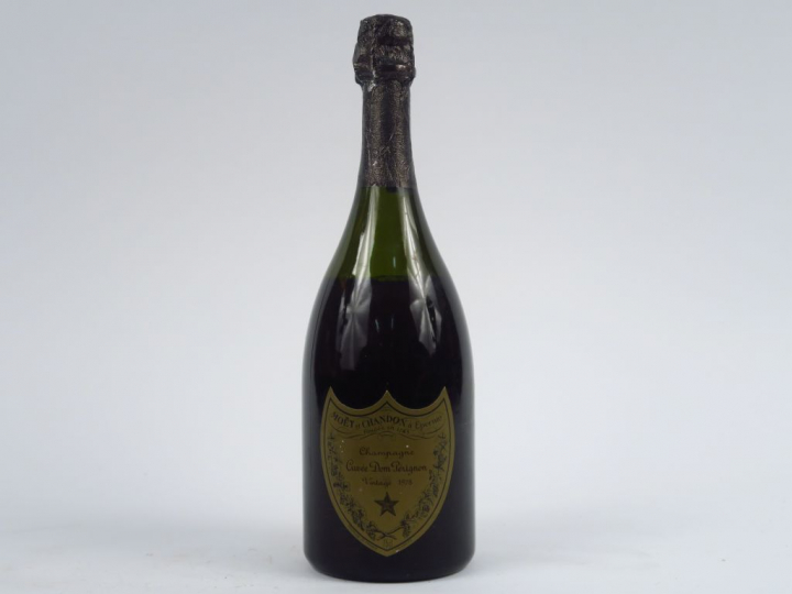 1 BOUTEILLE CHAMPAGNE DOM PERIGNON - 1978 - COFFRET/6 CM SOUS LA COIFF
