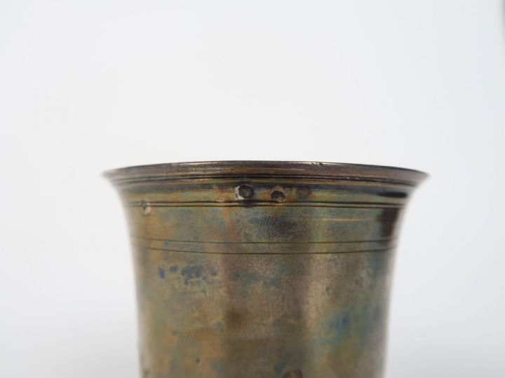 Timbale en argent XVIIIème, monogrammée Poids. 122 gr