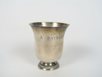 Vente aux enchères Timbale XVIIIème en argent.  Poids. 118 gr
