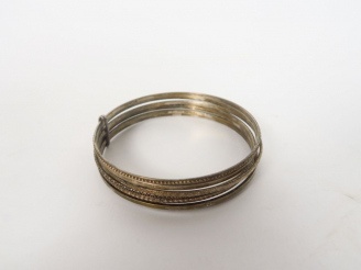 Vente aux enchères Bracelet semainier en argent.  Poids. 29,40 gr