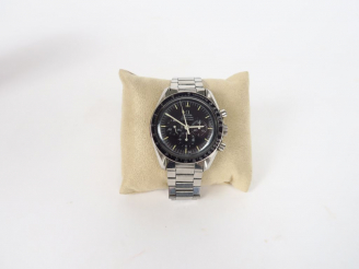 Vente aux enchères OMEGA. Speedmaster Chronographe bracelet en acier. Boîtier fond vissé.