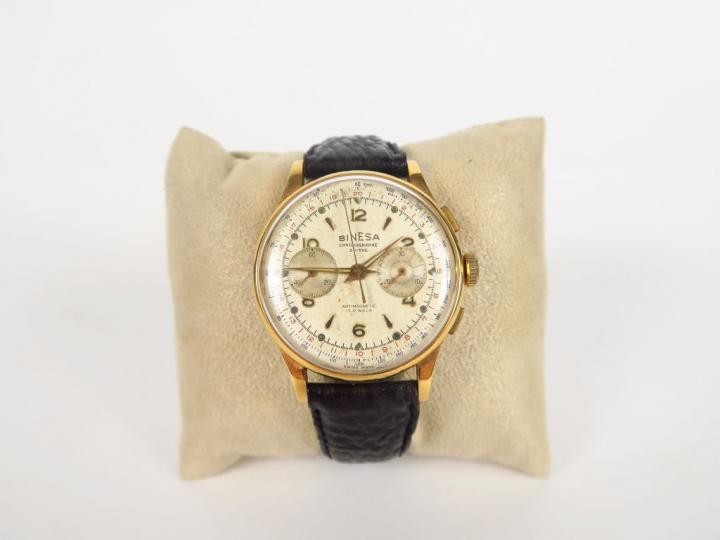 BINESA. Chronographe boitier en or 18k (750).  Boîtier fermeture à pre