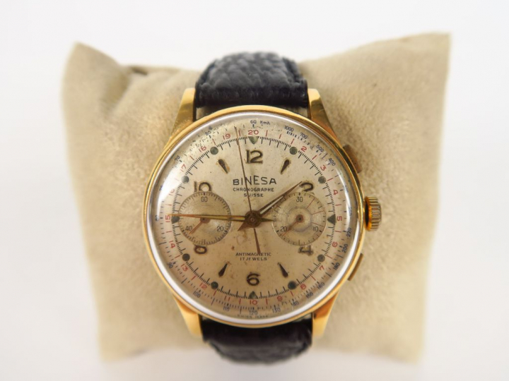 BINESA. Chronographe boitier en or 18k (750).  Boîtier fermeture à pre